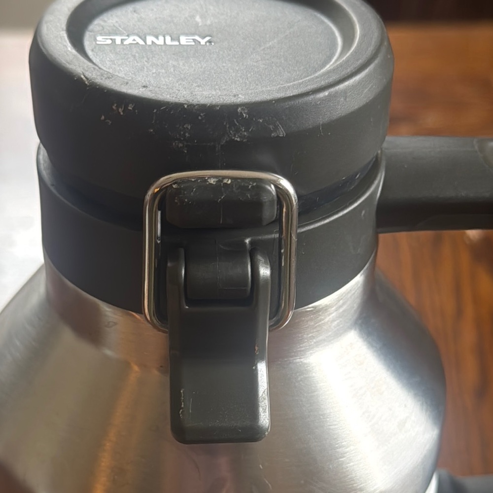 Stanley White and Black Insulated Bottle - Picture 6 of 11
